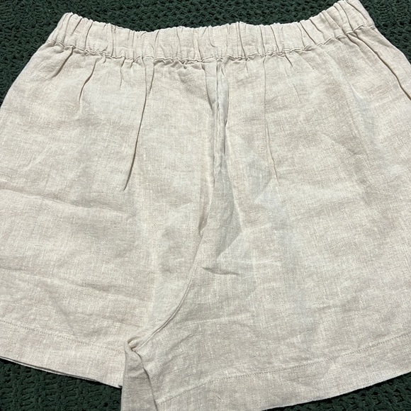 Madewell Clean Pull-On Shorts in 100%
Linen, size M - Picture 6 of 6